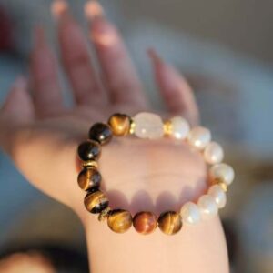 Golden Eye Moon Pearl