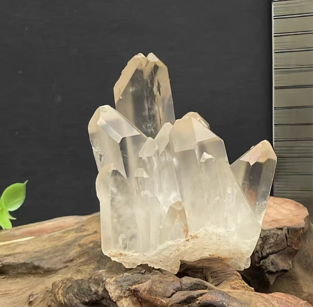 微信图片_202504101748494 White Crystal